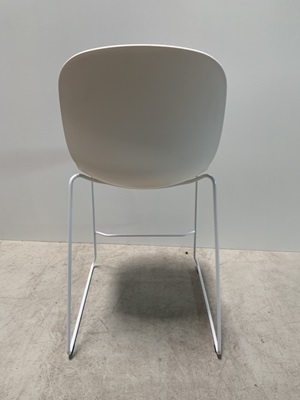 66 RBH Noor UP, Sitz geplstert Stoff blau, Armlehnen: ohne, Gestellfarbe: weiß, Spuren: neuwertig