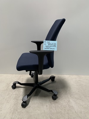 Drehsessel, 71_HAG Creed 6004, Rücken und Sitz gepolstert Stoff blau