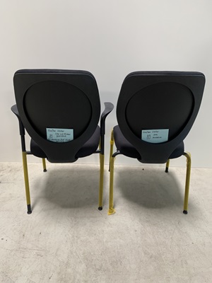 80_Giroflex Visitor, Rücken und Sitz gepolstert, Stoff dunkelblau
