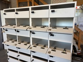 Postfachschrank mit 40 Fächern abschließbar
